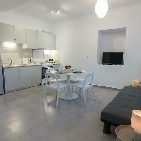 Infinity Apartment Leonídion Esterno foto
