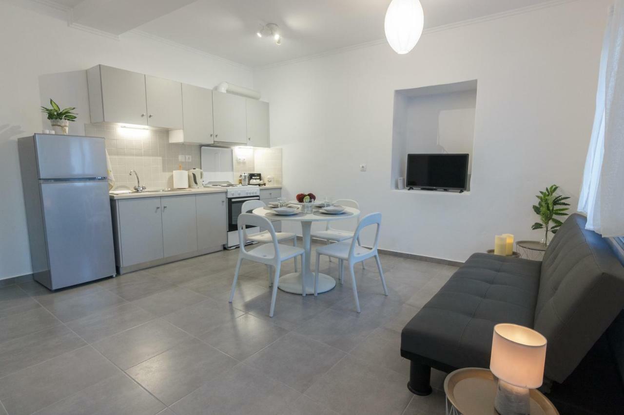 Infinity Apartment Leonídion Esterno foto