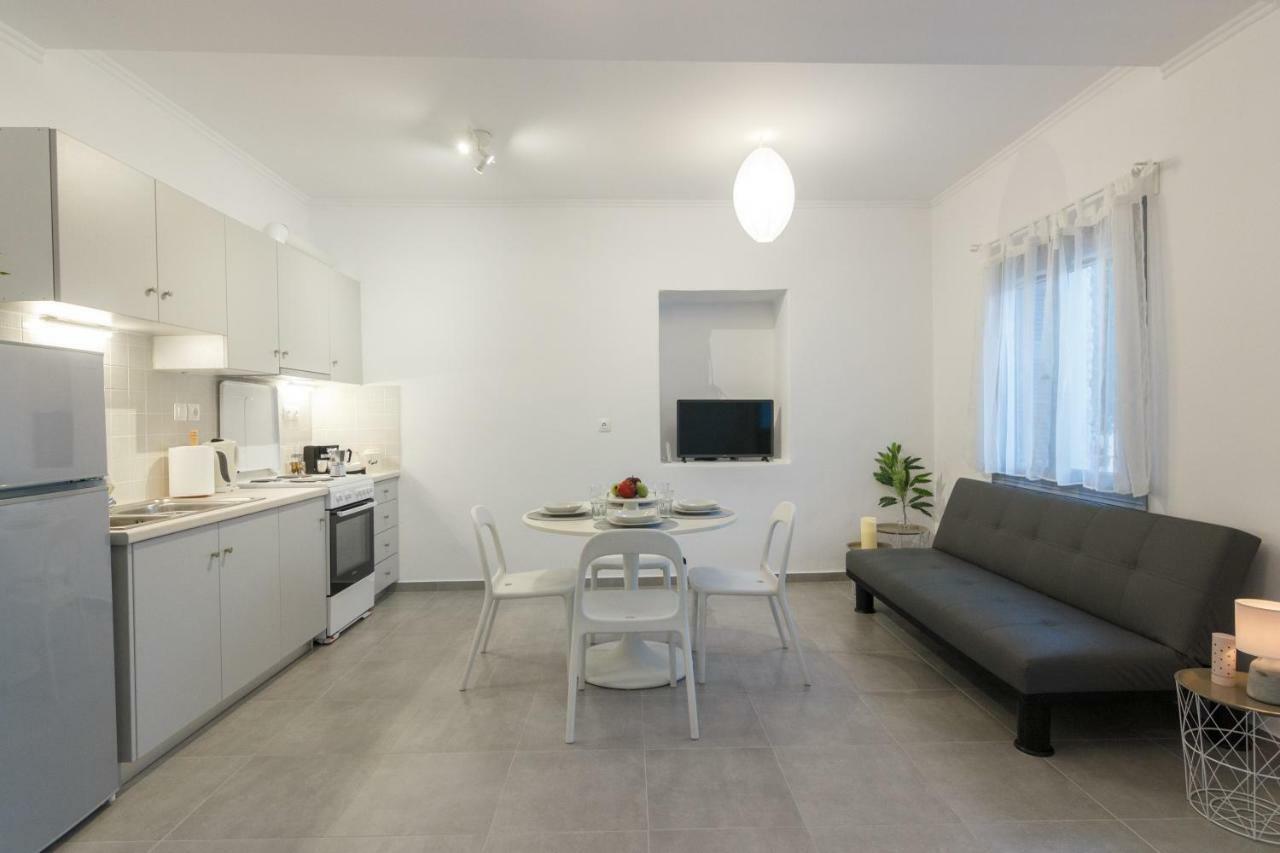 Infinity Apartment Leonídion Esterno foto